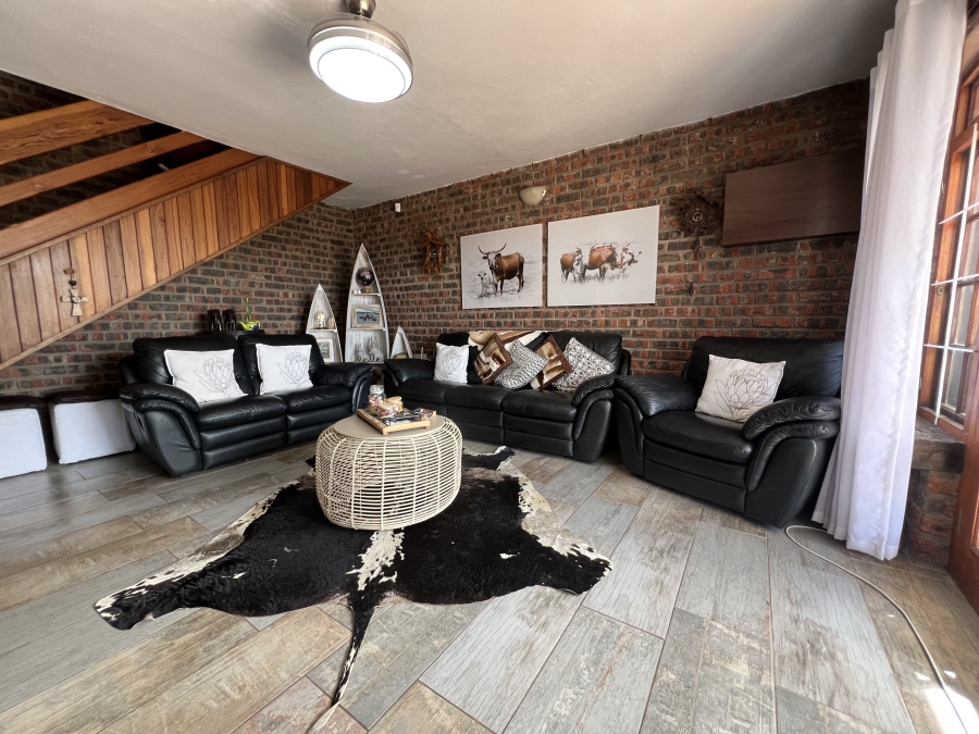 3 Bedroom Property for Sale in Wavecrest Eastern Cape